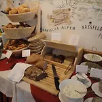 Schloss Lerchenhof Hotel