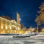 Schloss Lerchenhof