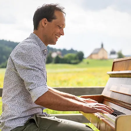 Schloss Lerchenhof 4*