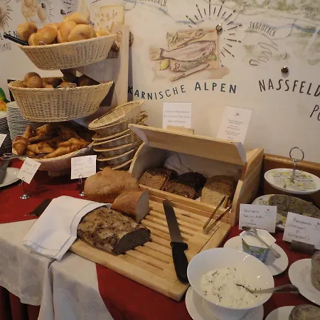 Schloss Lerchenhof فندق