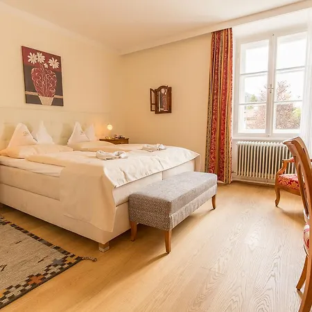 Schloss Lerchenhof 4*