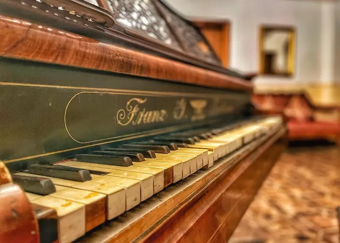 Hotel Schloss Lerchenhof 4*