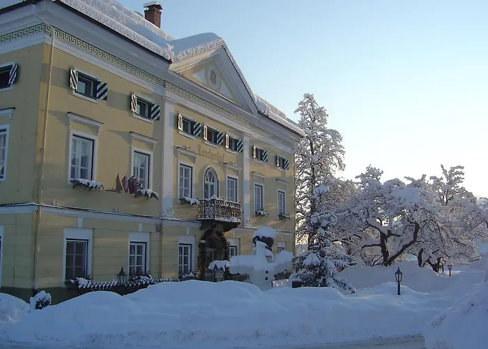 Hotel Schloss Lerchenhof 4*