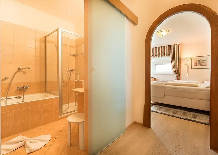 Schloss Lerchenhof 4*